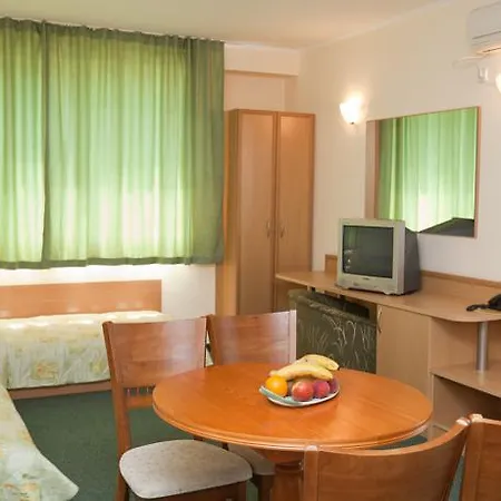 מלון Sunny Day Club 3*