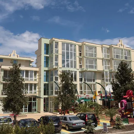 Sunny Day Club סאני ביץ'