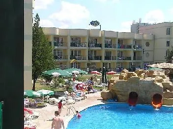 Sunny Day Club מלון 3*