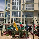 Sunny Day Club Hotel