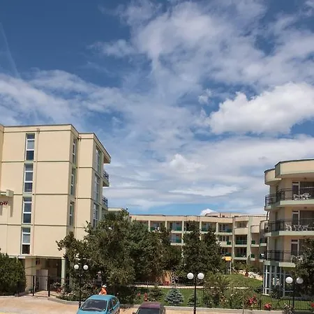 Sunny Day Club Hotell 3*