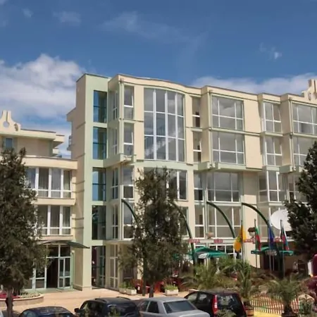 Sunny Day Club Готель