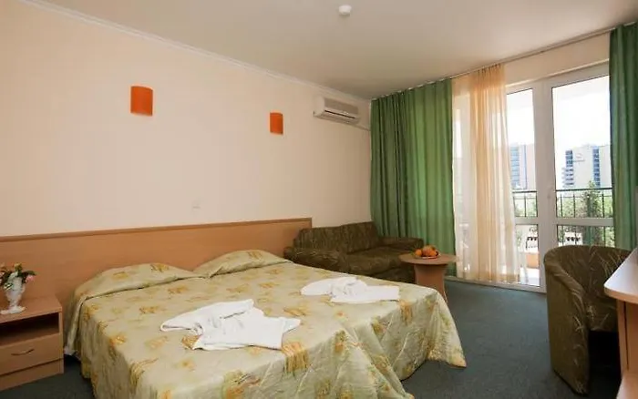 Sunny Day Club Hotel 3*